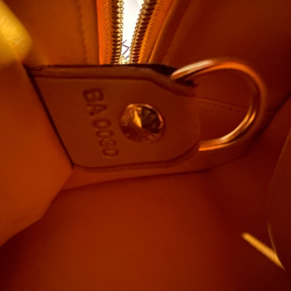 Tompkins Square Boston Vernis Bag Authentic - Picture 16 of 16